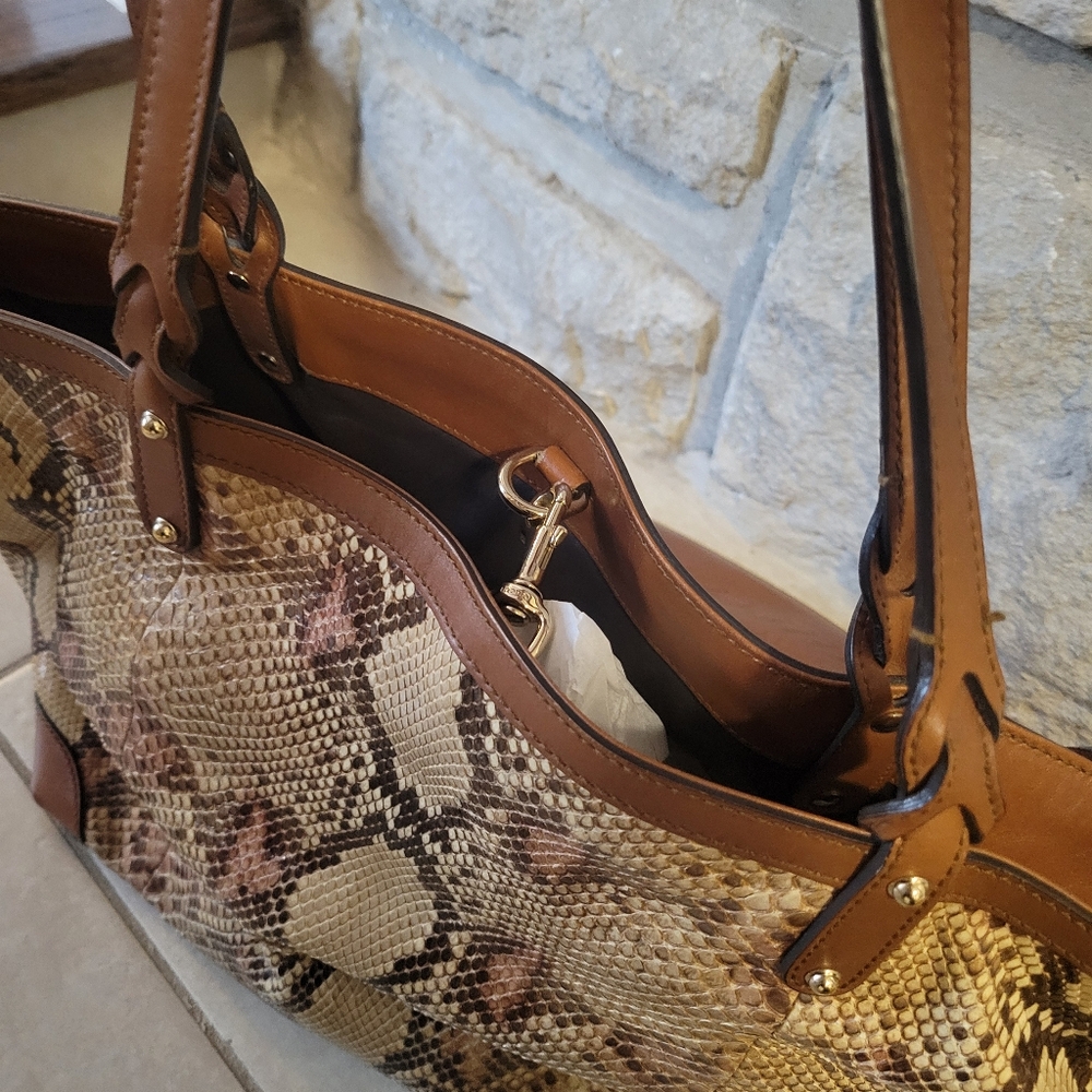 Gucci Beige/Brown Python Bag With Leather Tote - image 8
